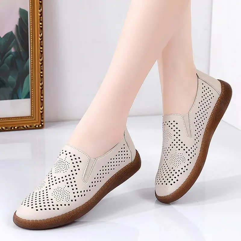 

Pumps Women's 2023 New Mom Shoes Soft Leather Soft Bottom Chunky Heel Mid Heel Deep Mouth Not Tired Feet Work Shoes