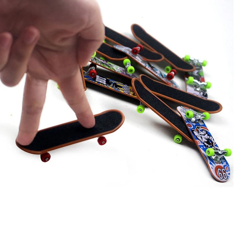 

Children's Simulated Fingerboard High Quality Alloy Made Portable Educational Toys Fine Skateboard Portable Toy