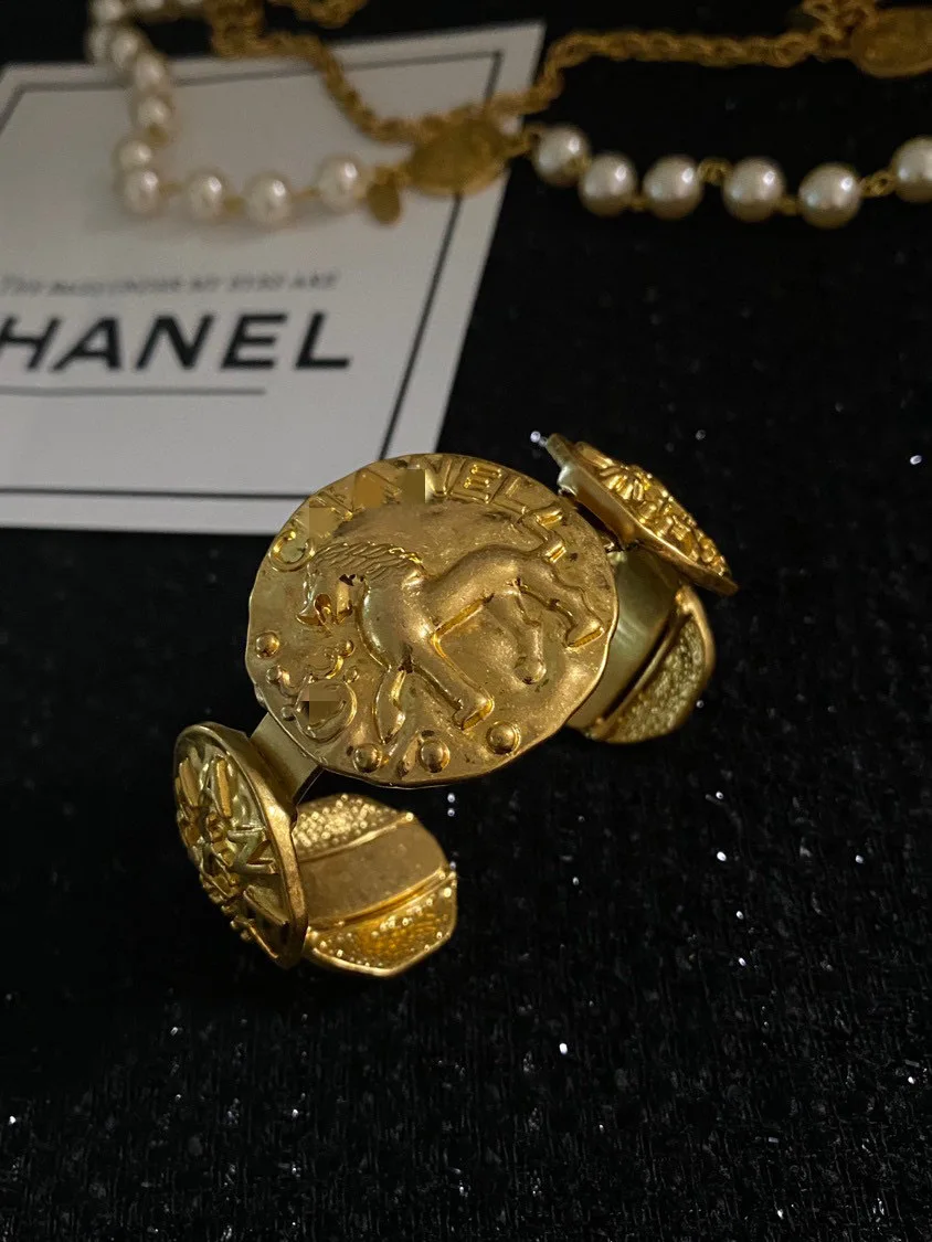 

New European and American Ornament Vintage Middle Ancient Brass Gold Plated Retro Bird Series Open-Ended Bracelet Ladies