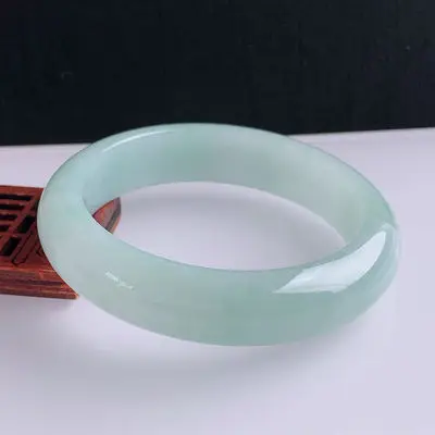 

zheru Natural light green Myanmar issued 54mm-62mm bracelet exquisite princess bracelet is the best gift for girlfriend and moth