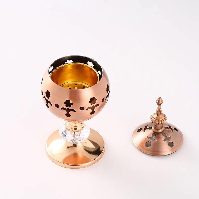 

1pc Delicate Incense Burner Simple European Style Ins Hollow Wrought Iron Candle Holder Decoration Home Decorative Ornament