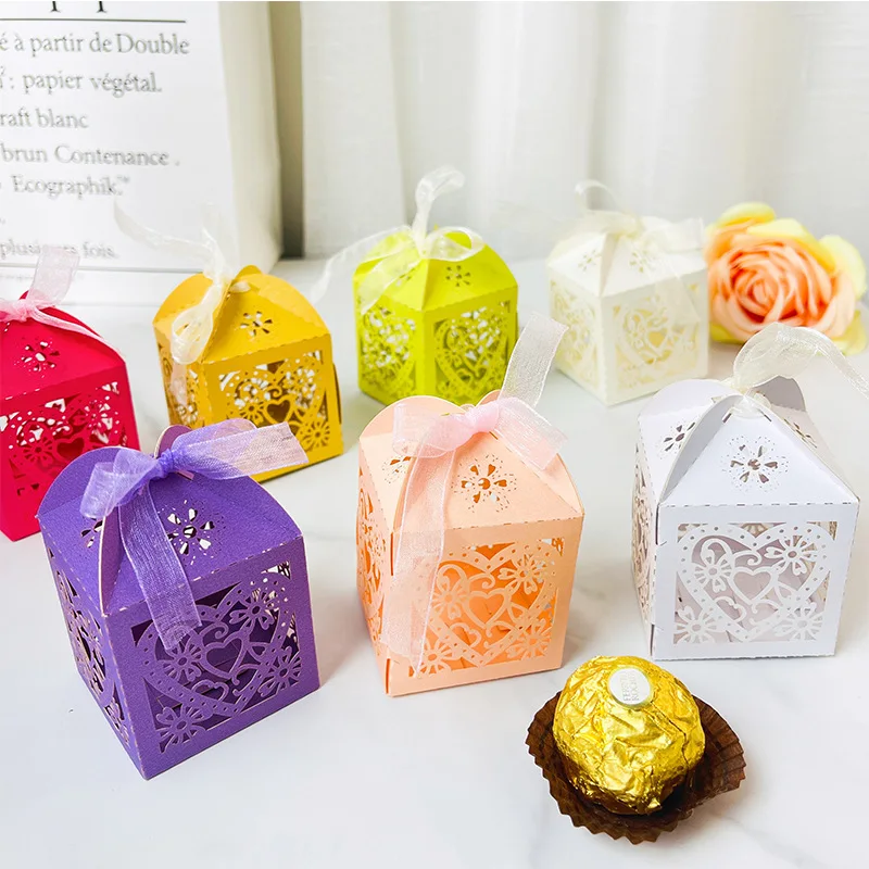

50/100pcs Love Heart Laser Cut Hollow Carriage Favor Gifts Candy Box with Ribbon Baby Shower Birthday Wedding Party Supplies