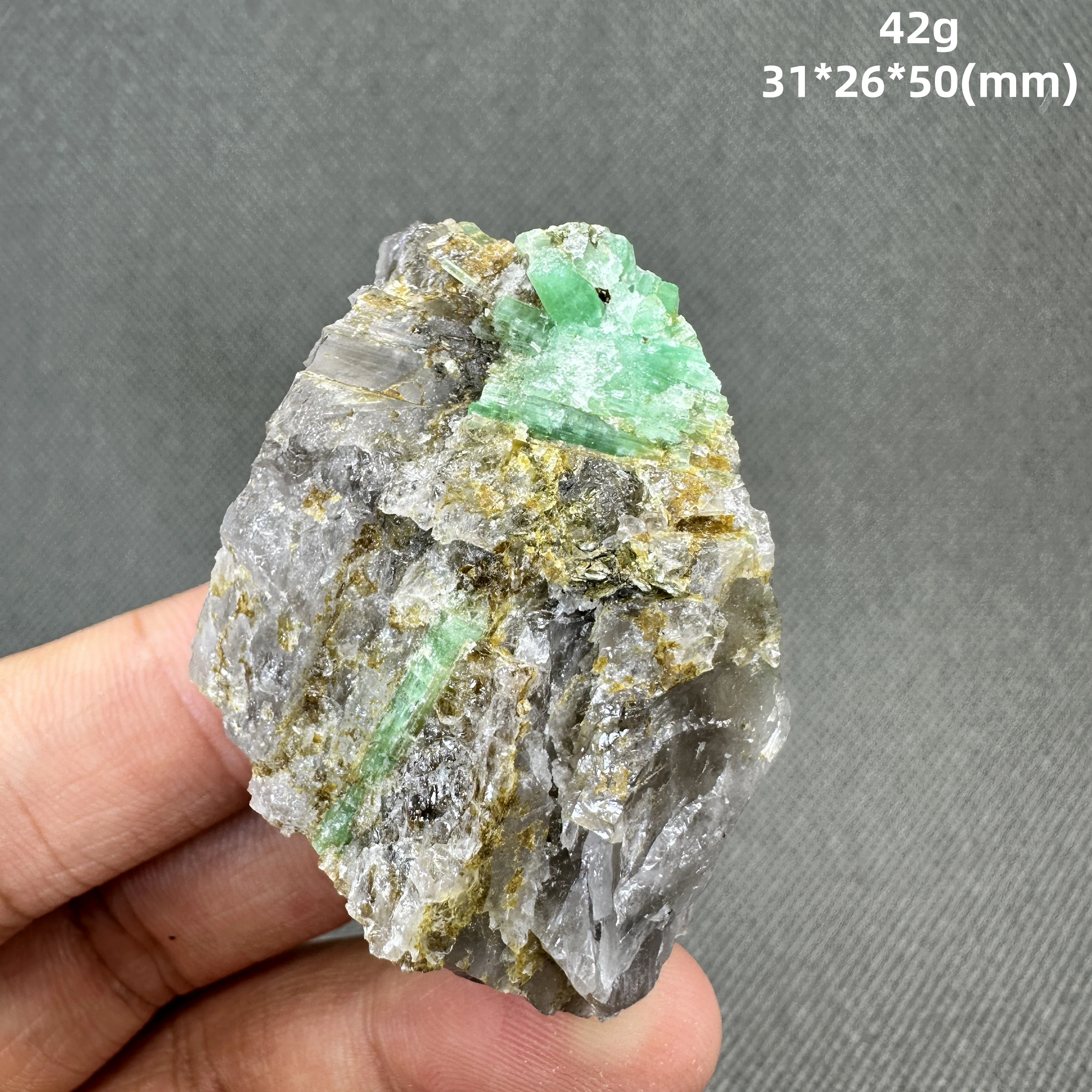 Образец минерала изумруда QIANCHUAN