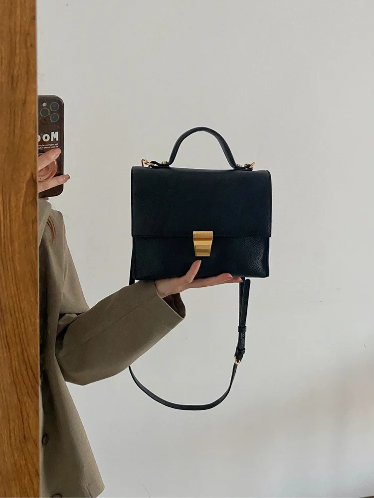 Trendy, fashionable, minimalist, and elegant doctor's bag, classic and versatile crossbody handbag, genuine leather shoulder bag