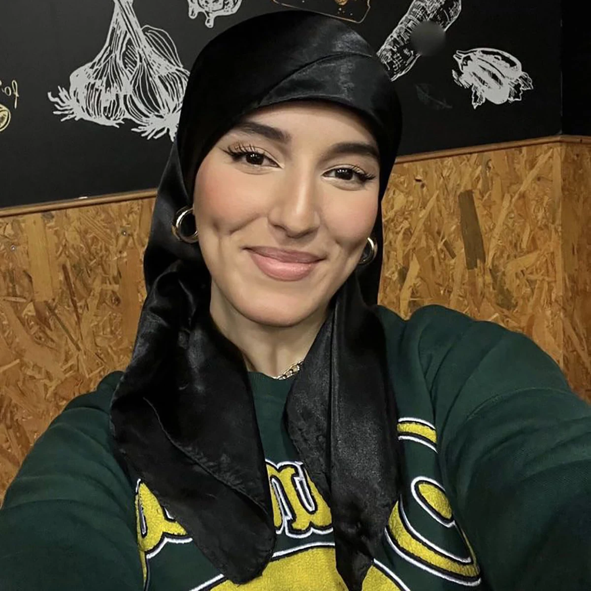 Женский однотонный шелковый шарф 90x90 см цвета в ассортименте