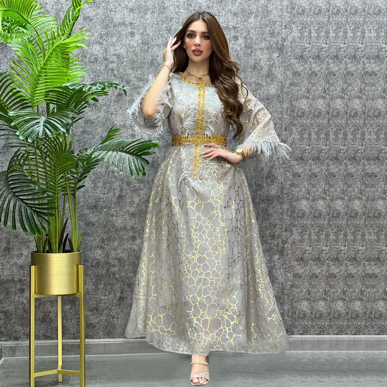 Muslim Dress Dubai Dress Feather Design Sleeve Bronzing Hot Drilling Dress Robe Femme Musulmane Abayas for Women