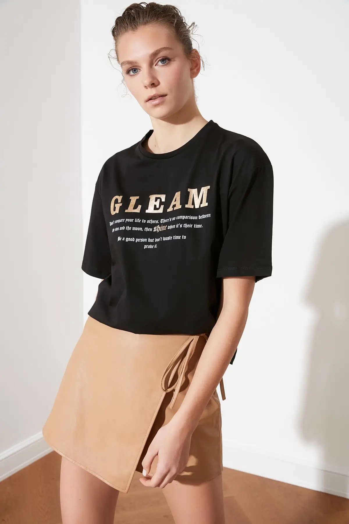

Trendyol Foil Printed Loose Knitted T-Shirt TWOSS21TS1910
