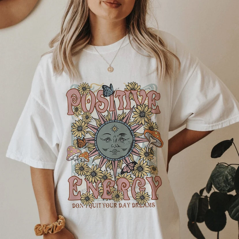 

Женская белая дизайнерская футболка, модная повседневная футболка в стиле 90-х с круглым вырезом и мультяшным принтом букв, свободная футбол...