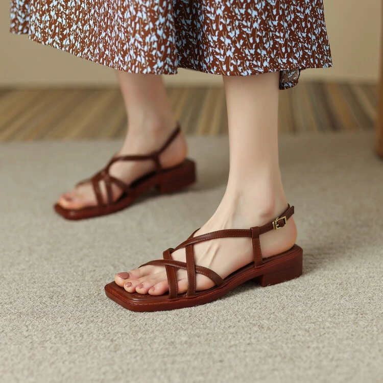 

Босоножки на каблуке с перекрестными стеклами, удобные сандалии-гладиаторы в римском стиле, с низким задним ремешком, цвет черный, лето 2022