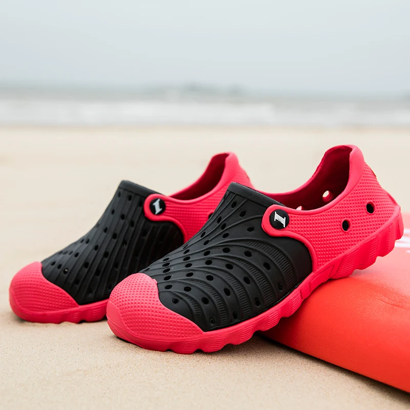 Hot Fashion Versatile Summer Men's Beach Shoes Breathable and Comfortable Outdoor Sandals Light Set Feet Casual Men's Shoes