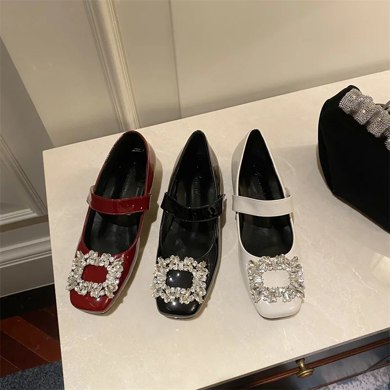 

Shoes Woman Flats Modis Buckle Crystal Low Heels Square Toe Dress 2022 Summer Rhinestone New Patent Leather PU Rubber Basic