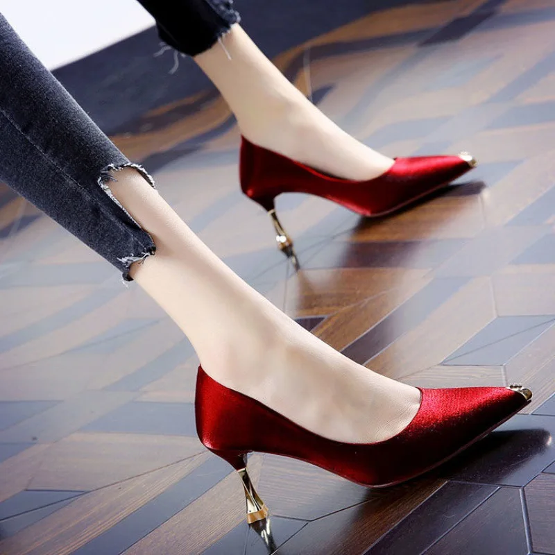 

Women's Shoes Color Matching Metal Pointed Satin High-heeled Shoes Women 2022 New Fine with Wild Four Seasons Banquet Shoes
