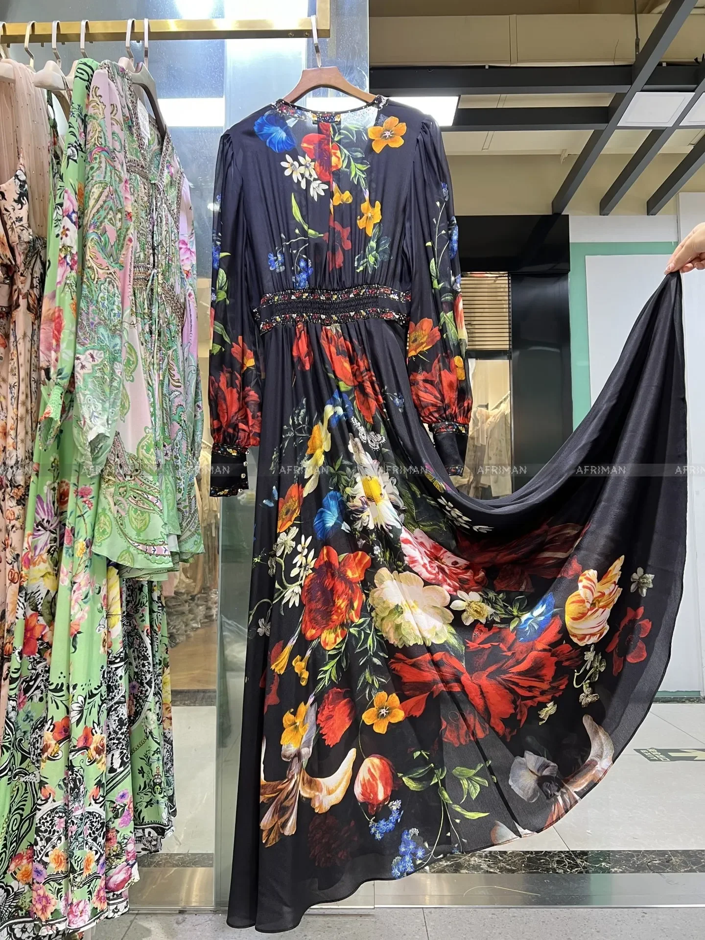 Женское длинное шелковое платье макси с V-образным вырезом и длинным рукавом