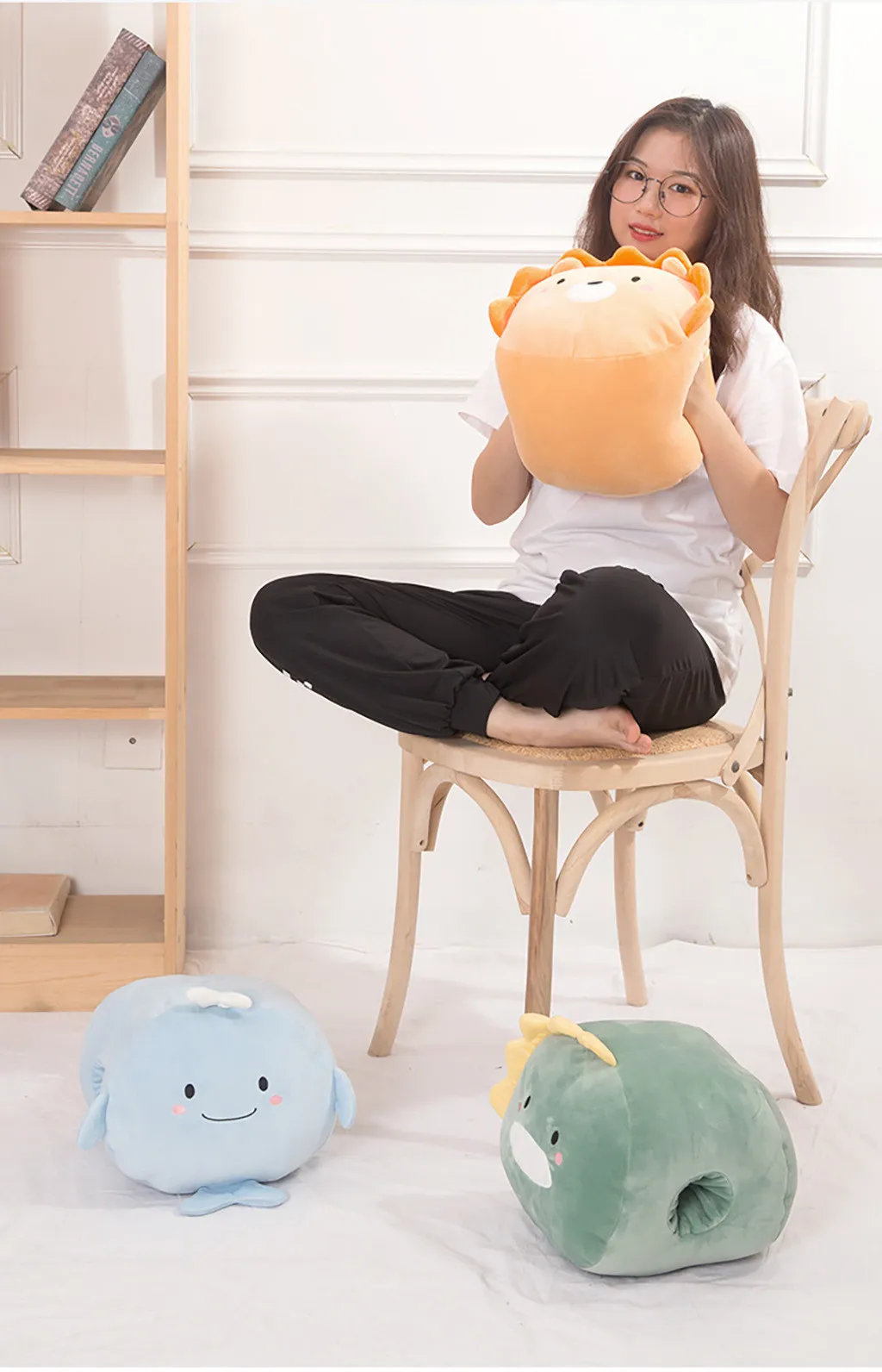 

Олень, плюшевые подушки в виде животных