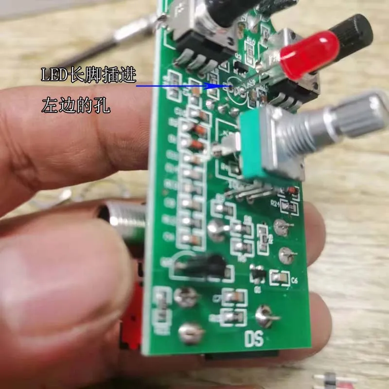 

Электрогитара искажение Stompbox Diy набор ручной работы Ds1 тона свободный полный набор