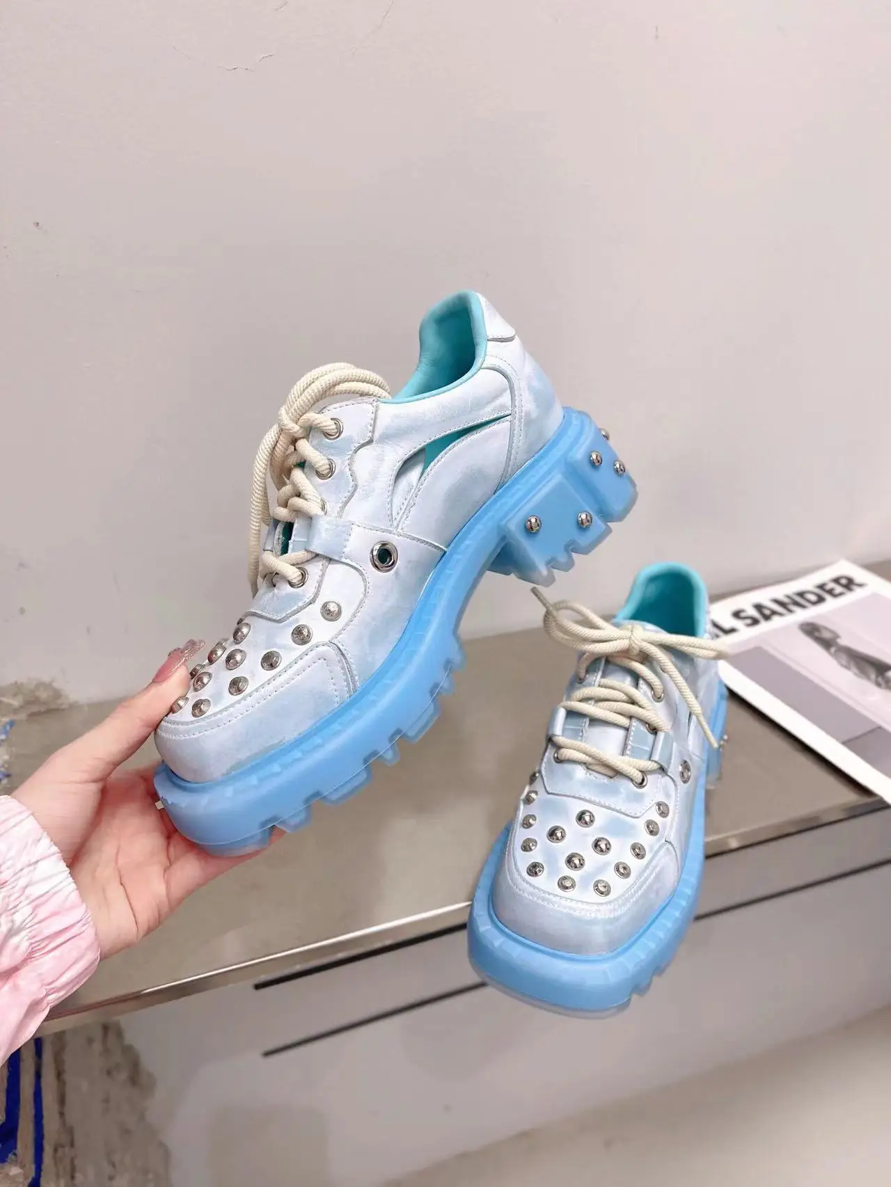 2022 New Style Flat Shoes Casual Ins Popular style All Genenue Leather  Women Sneakers Comfortable Women's shoes