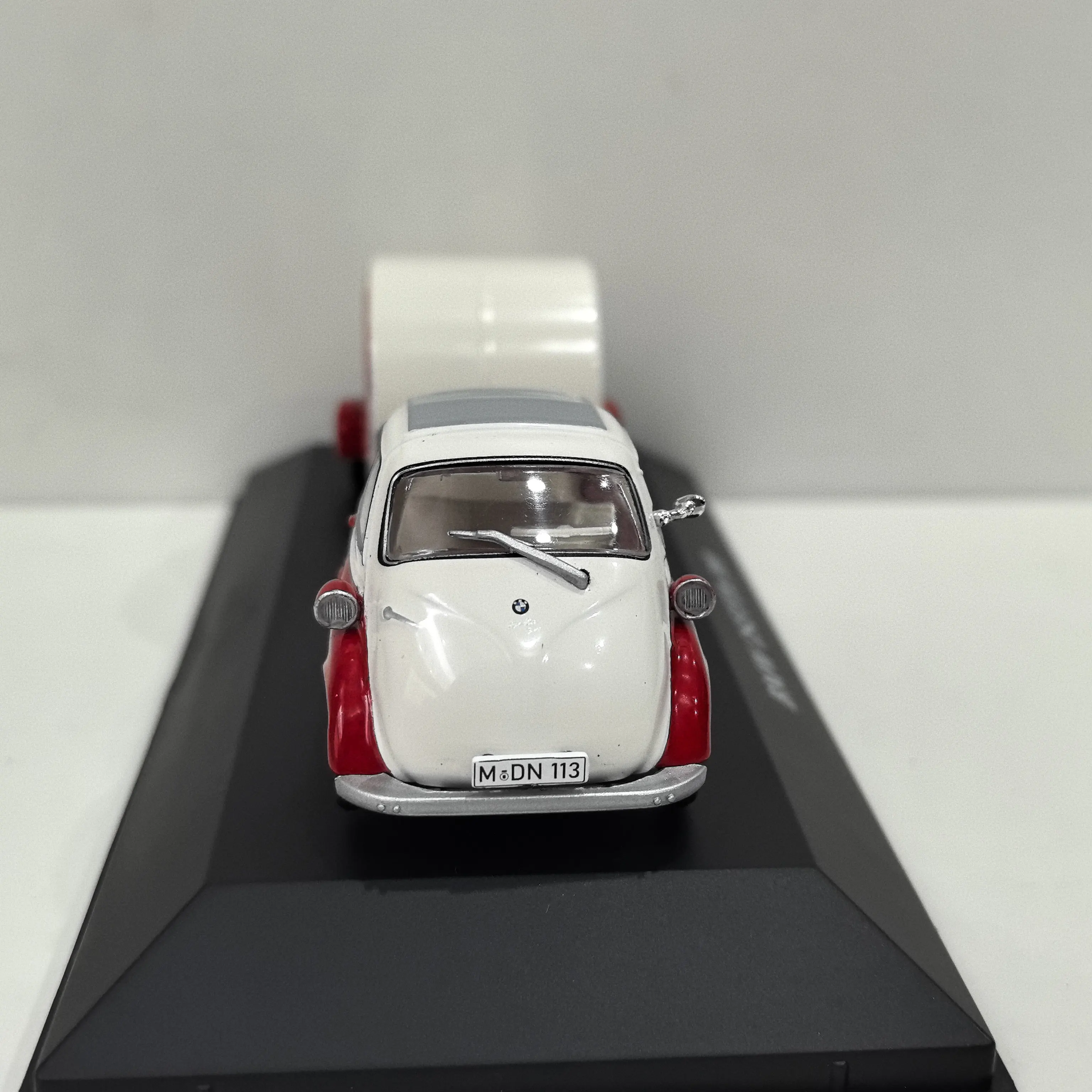 Фото Металлическая модель автомобиля BMW ISETTA 300 в масштабе 1:43 от Diecast ALTAYA №4