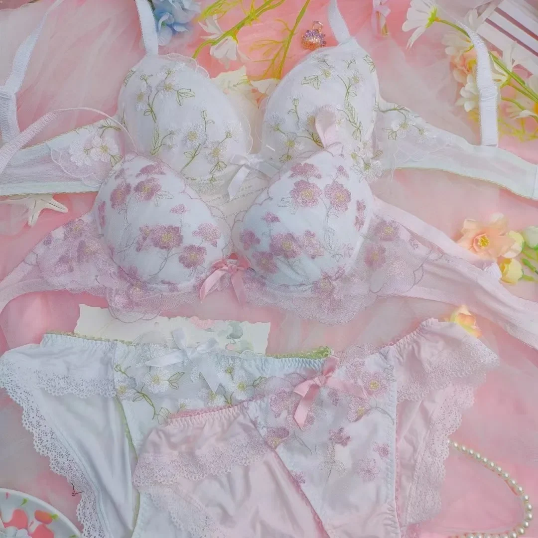 Домашний японский милый комплект с бюстгальтером вышивкой и глубоким куриным