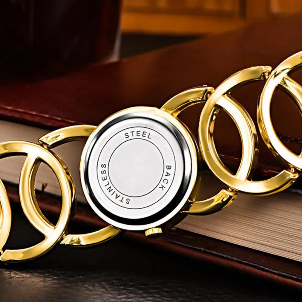 Часы женские кварцевые с браслетом из нержавеющей стали |