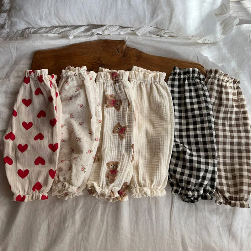

2022 Spring New Cute Bear Print Baby Boys Casual Pants Flower Heart Print Girls Summer Mosquito Pants Baby Loose Plaid Trousers