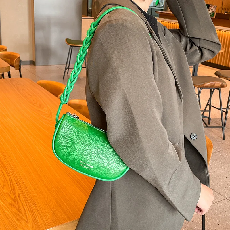 WR Summer New Genuine Leather Women's Bag Diagonal Straddle Bag Maka Head Layer Cowhide Zipper Dumpling Bag Mobile Phone Bag