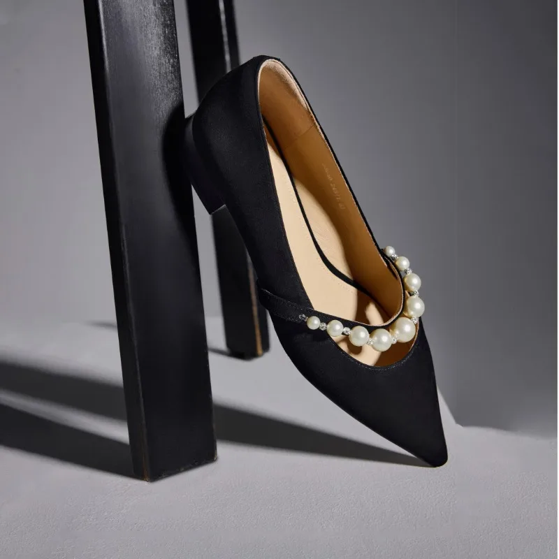 Женские туфли-лодочки новинка 2024 женские с ремешком бусинами острым носком на
