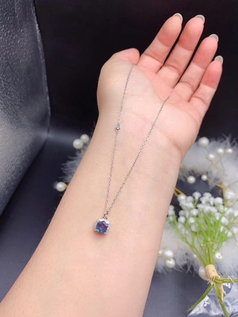 Лабораторная александритовая женская подвеска 925 пробы Серебряная новая