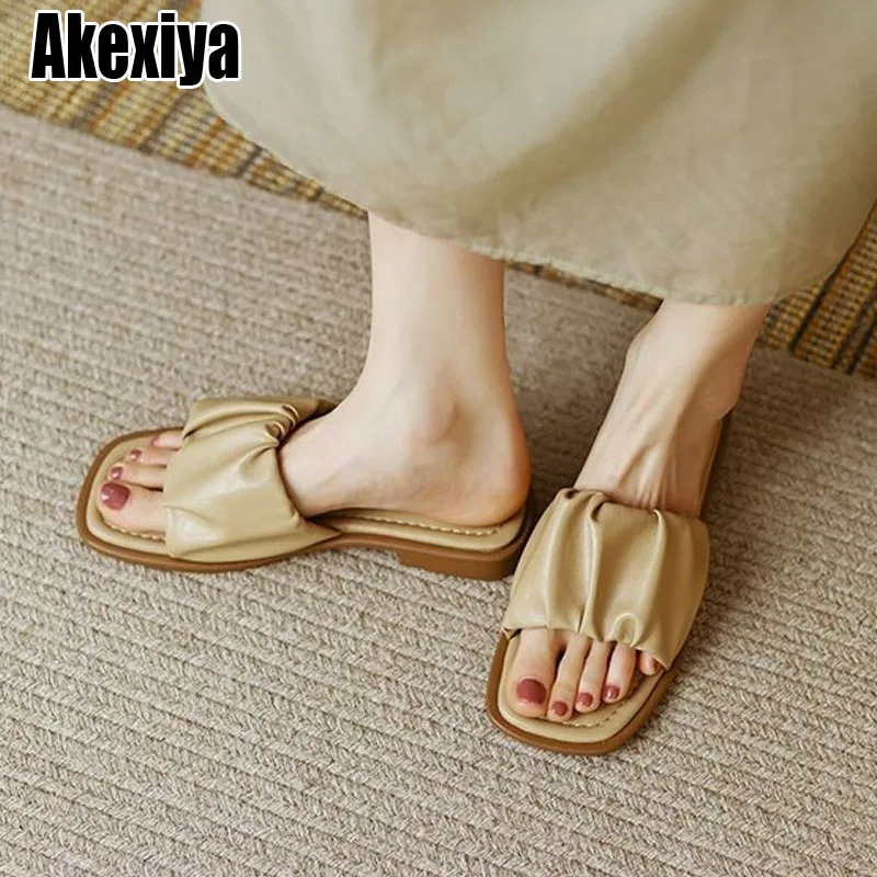 

Summer 2023 Women Sandals Slippers Pleated Flip Flop Casual Beach Square Open Toe Shoes Outdoor Slippers Hot Female Soft Slides