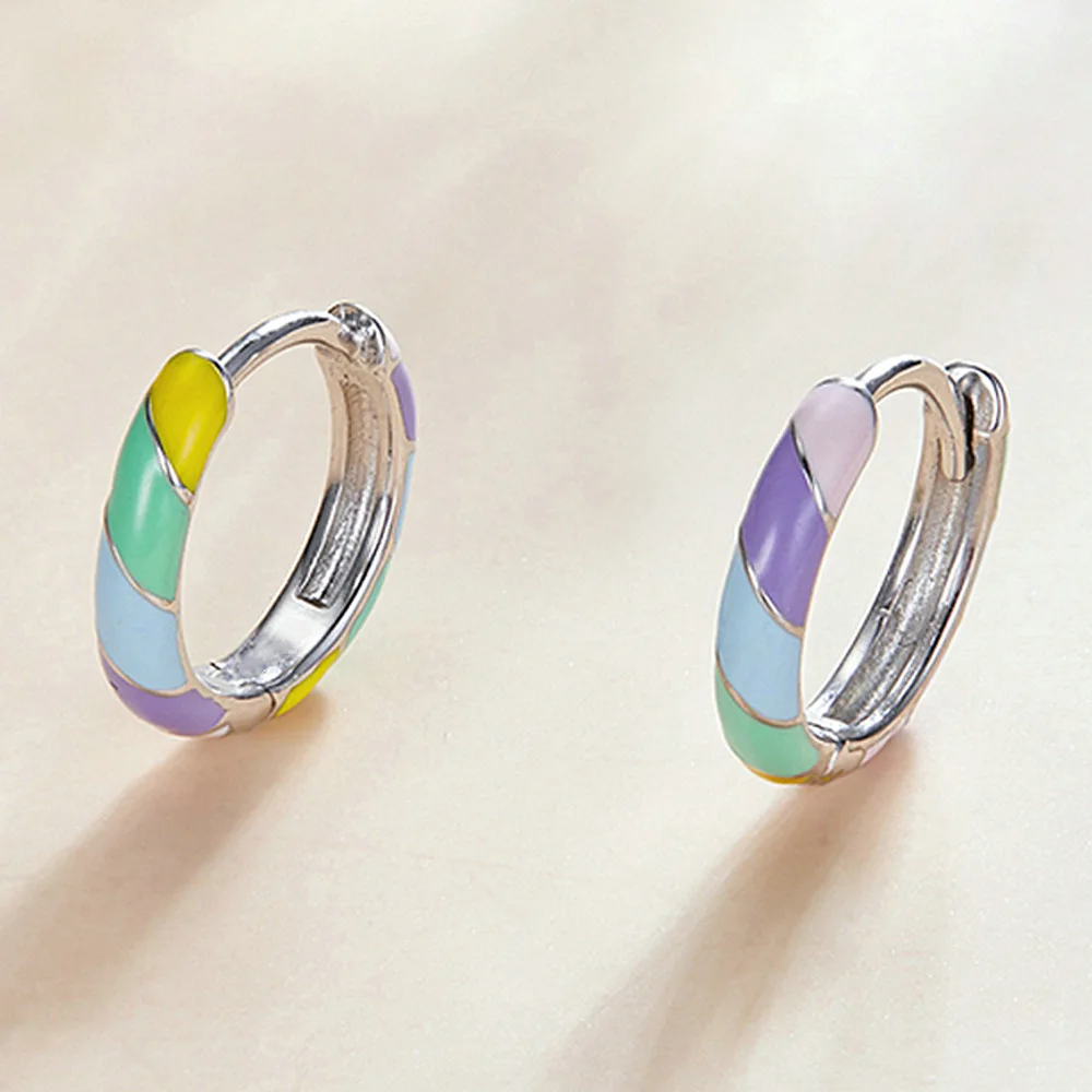 

New Fashion Fashion Fashion Circle Colorful Earrings Delicate Personalized Oil Dropping Earrings Versatile Design Sense Earrings