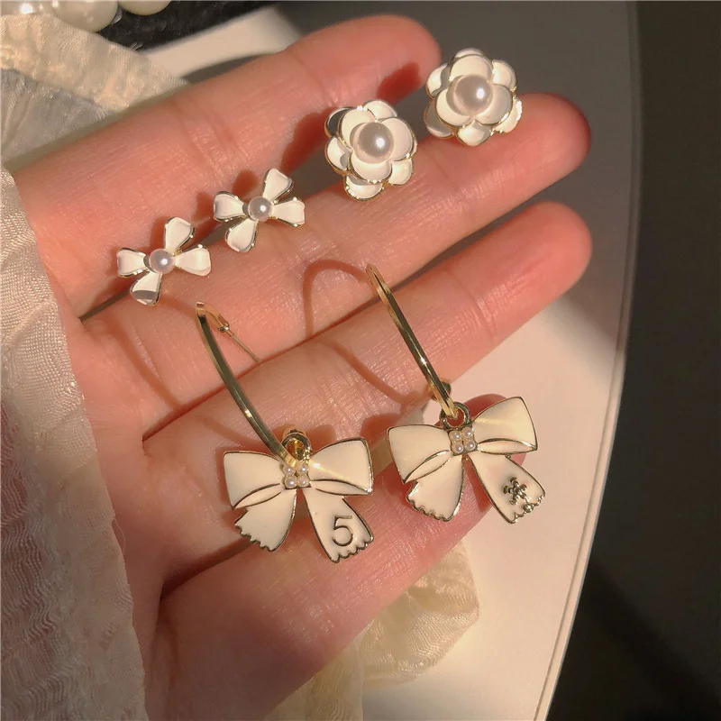 Super Fairy White Camellia Earrings~Small Fragrant Bow Earrings Female Earrings New Earrings In The Early Spring of 2022
