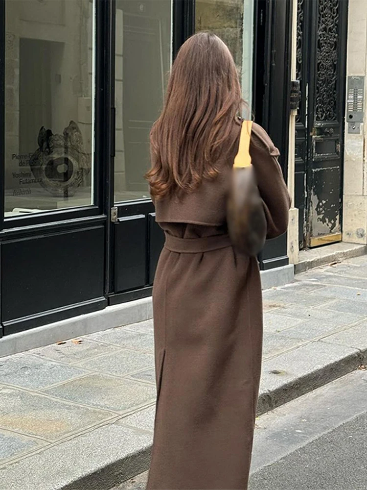 Пальто женское длинное двубортное с отложным воротником