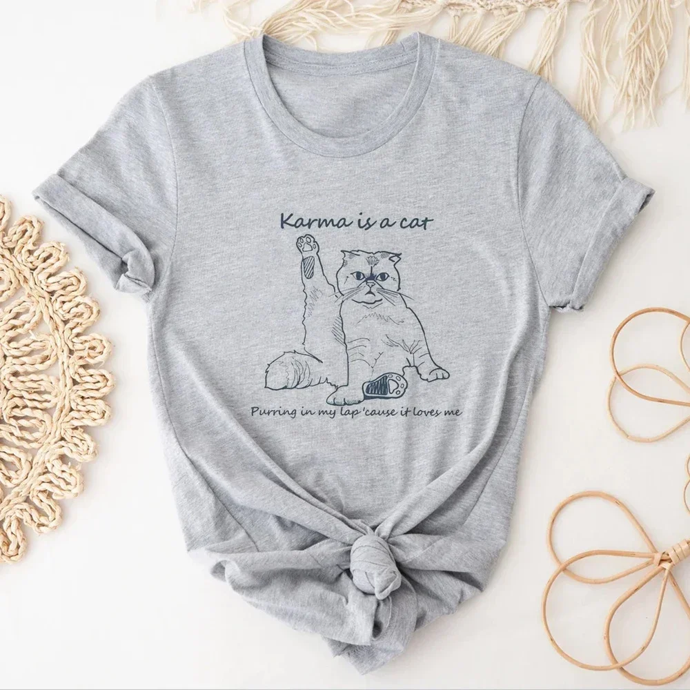 Женская футболка в японском стиле с котенком Y2K