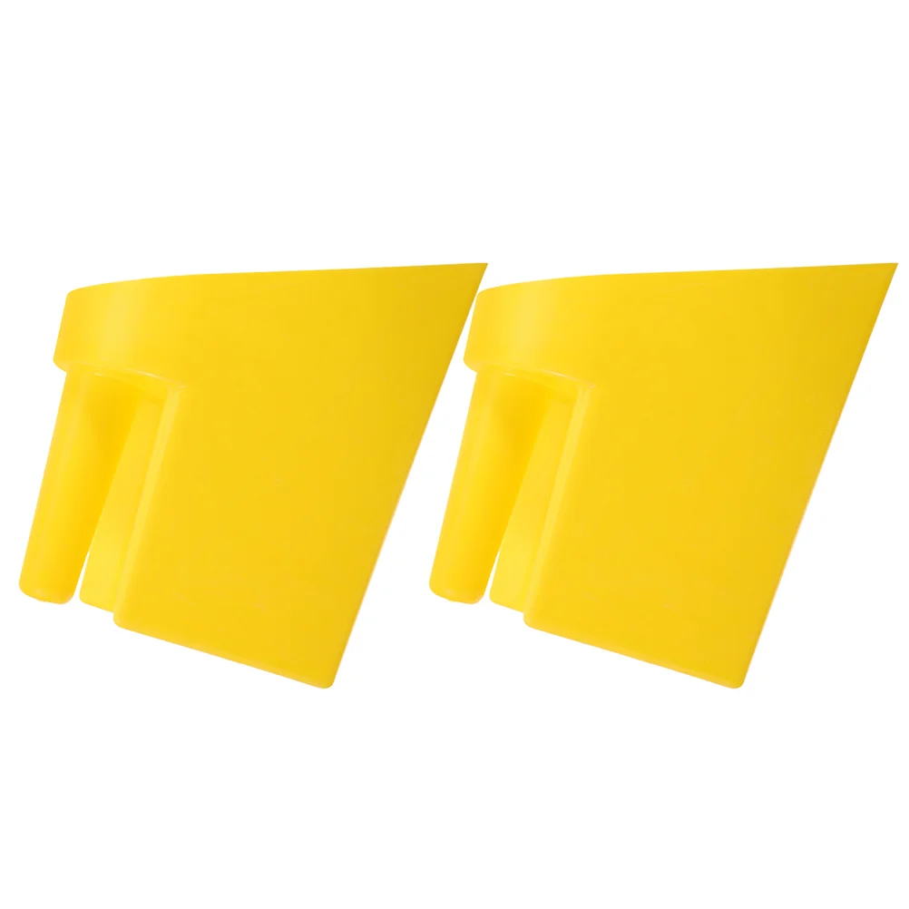 

2 Pcs Farm Gadgets Feed Scoop Food Handheld Garden Livestock Feeding Tool Home