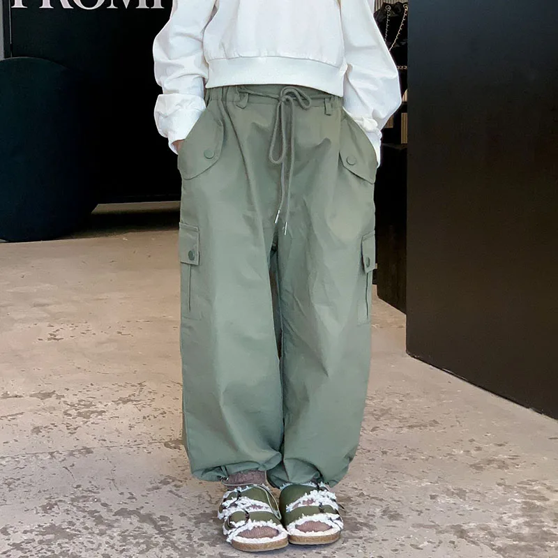 

2023 осенние модные детские модные армейские зеленые быстросохнущие брюки для девочек женские повседневные штаны на завязках с сокровищами 4-18