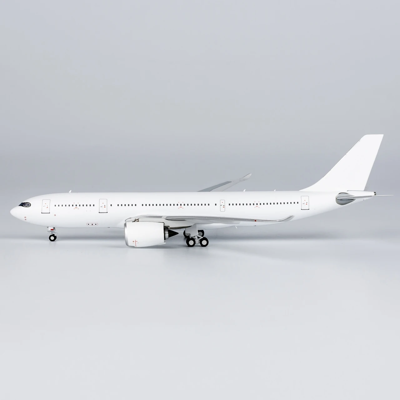 Коллекционный самолет из сплава 67000 подарочная модель NG 1:400 пустая Airbus A330-800 литая