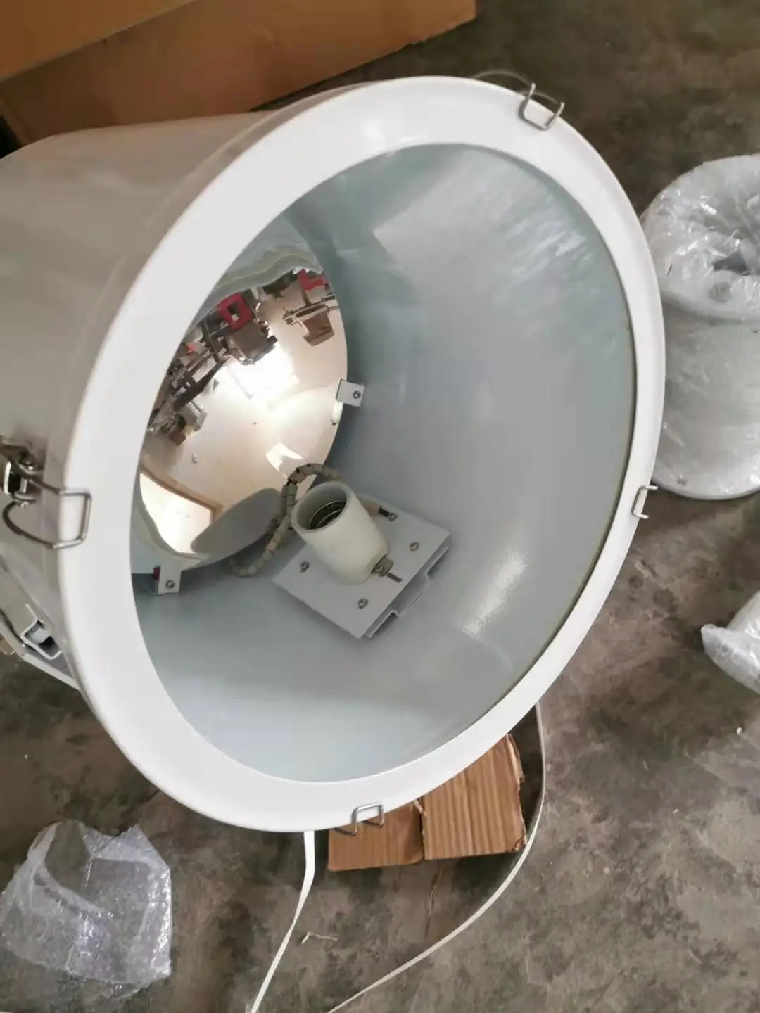 Профессиональный морской поисковый фонарь HJ-marine CTG3 E40 1000 Вт навигационный