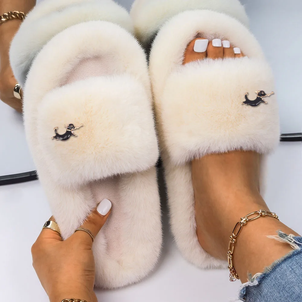 Fur Slippers Women Designer Furry Slides Ladies Flip Flop Cartoon Puppy Decor Faux Fur Sandals House Slippers Luxury Brand Shoes