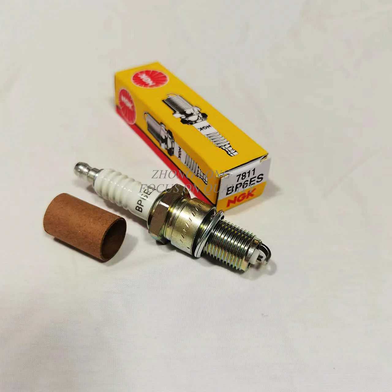 Оригинальная Свеча зажигания BP6ES для грузовика, генератор газона, водяной насос AX100, 2-тактный мотоцикл BP7HS