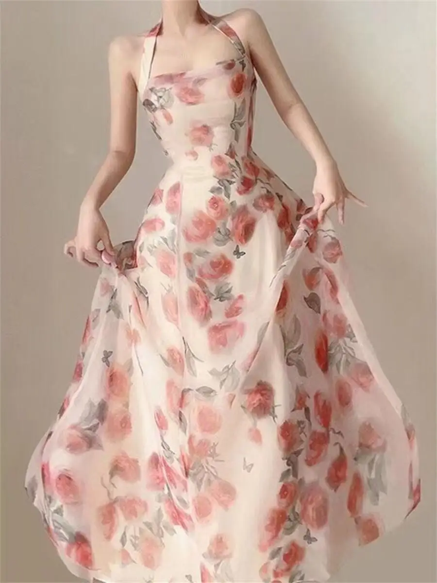 Рисунок 6 - Женское облегающее платье с цветочным принтом