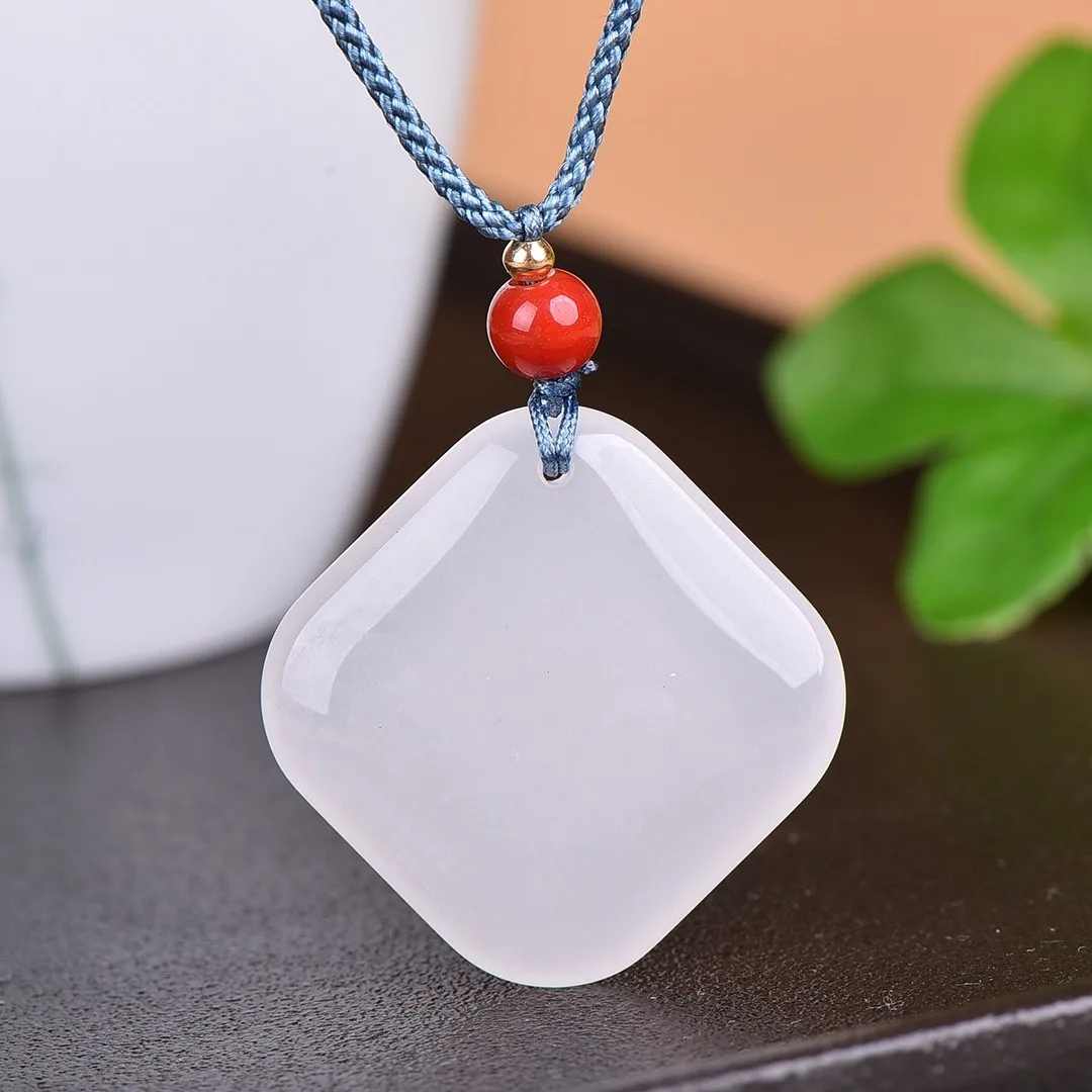 

Natural White Square Pendant Pendant With Rope Chain Necklace Men Women Nephrite Hetian Jades Rhombus Charms Sweater Chain