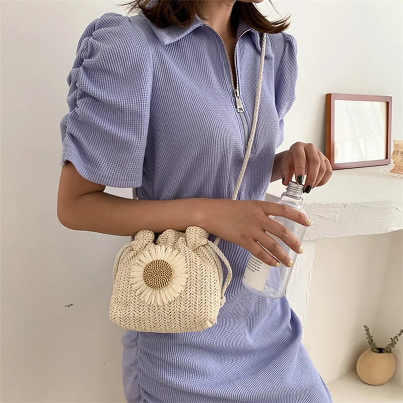 

2021 Shoulder Messenger Pouch For Women Beach Straw Bags Classic Texture Chic Sunflower Drawstring Woven Bucket Crossbody