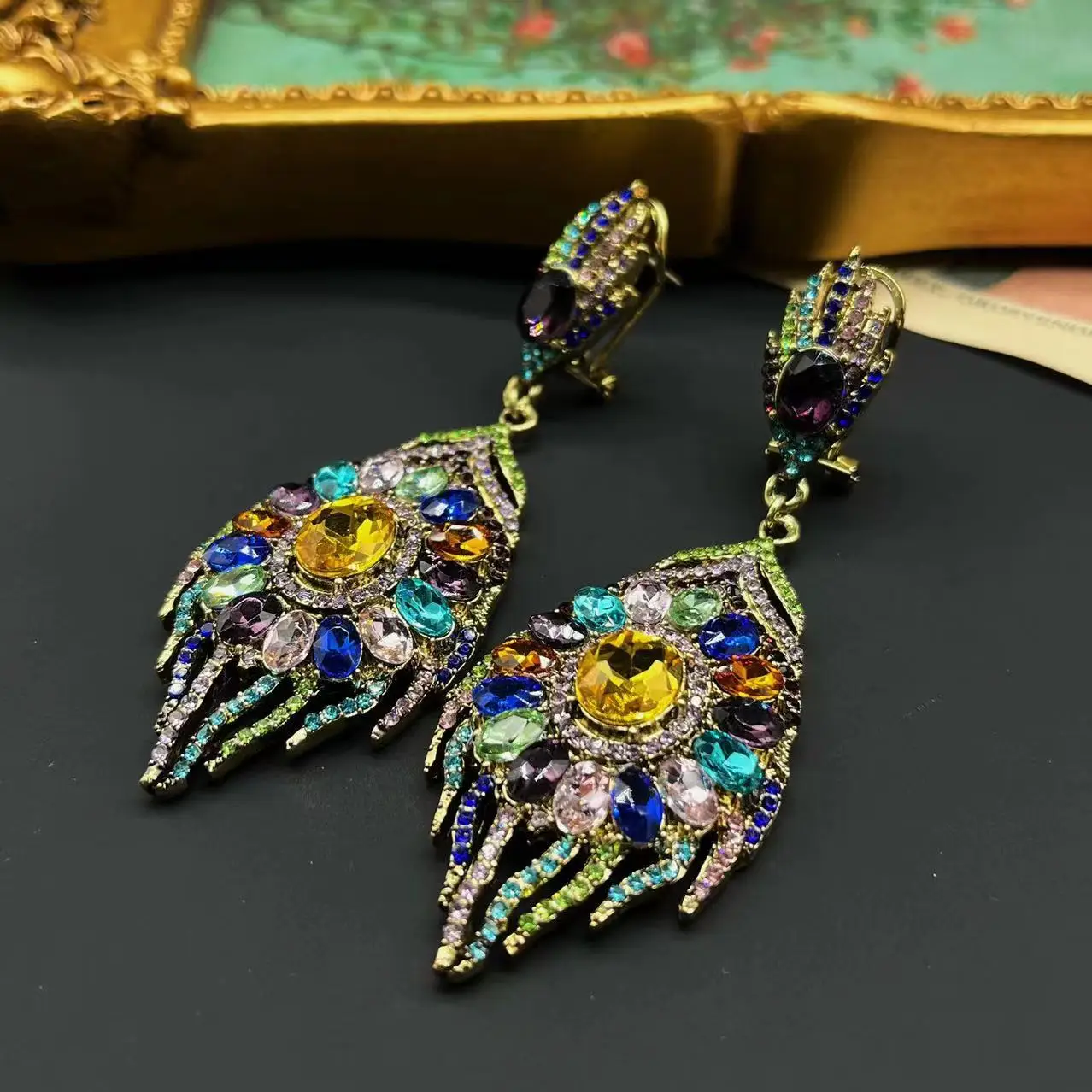 

Vintage Feather Colorful Earrings