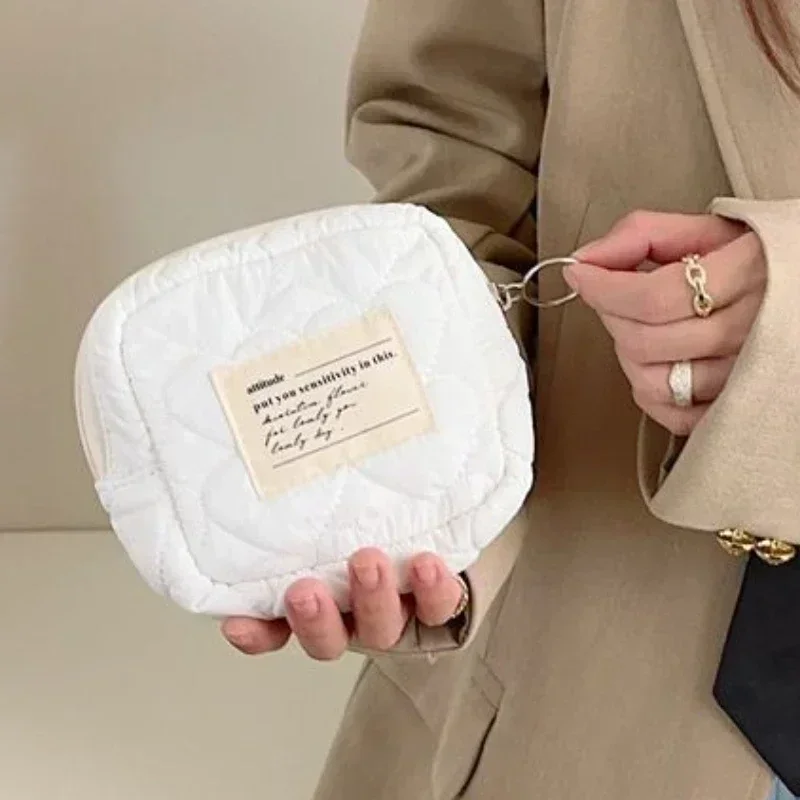 

Сумка-органайзер для гигиенических прокладок eTya