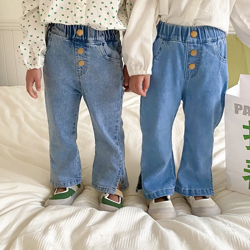 

Детские джинсы 9874B, весна-лето 2022, Новые корейские джинсы для девочек, Стрейчевые расклешенные брюки, джинсовые брюки с разрезом для мальчик...