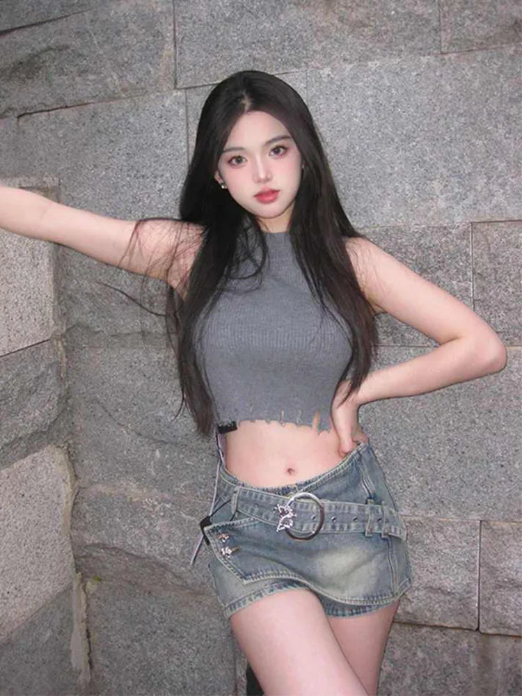 Мини-юбка женская джинсовая трапециевидная с поясом и бабочкой