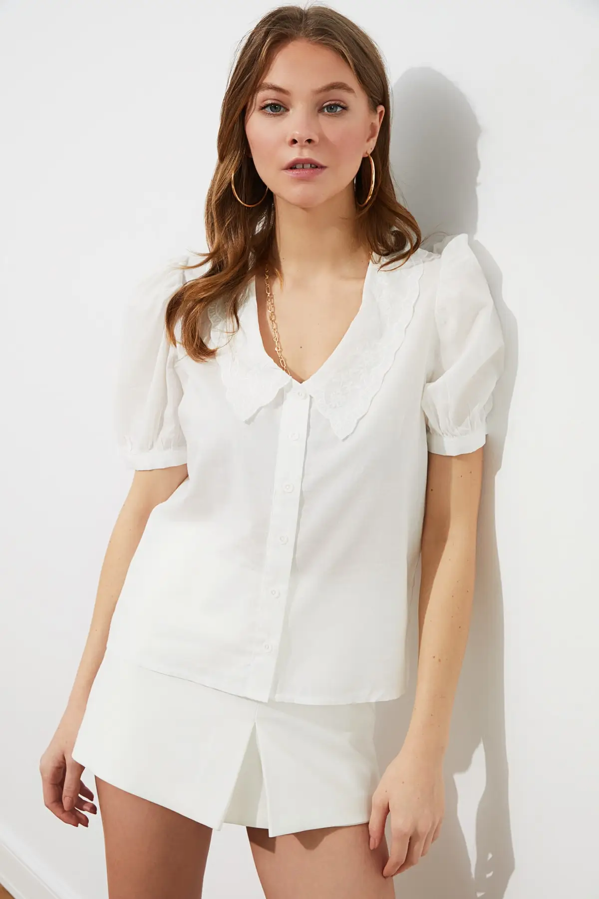 

Trendyol Embroidery Detail Shirt TWOSS20GO0479