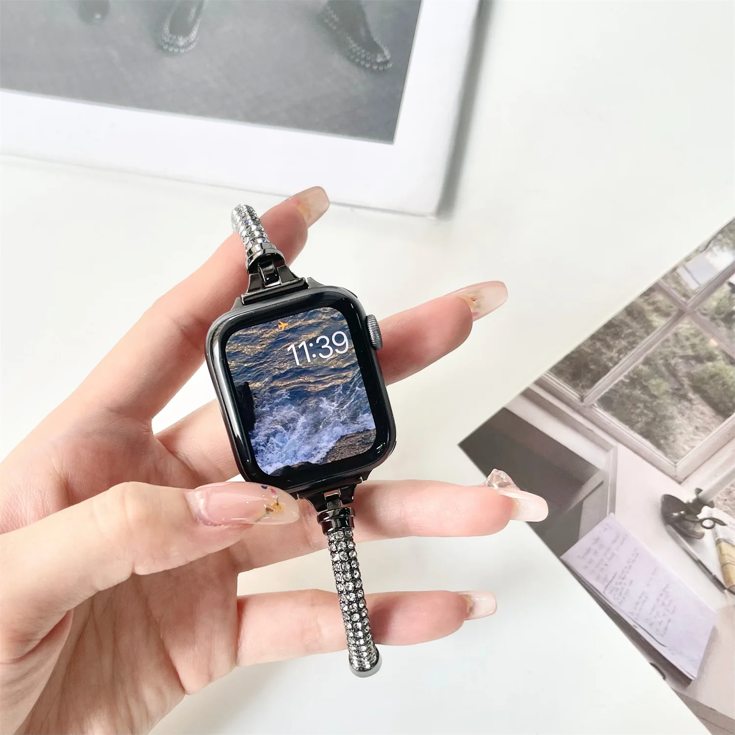 Diamond Metal Strap for Apple Watch Band 40mm 45mm 41mm 44mm 42mm 38mm Metal belt for Iwatch Series 8 SE 7 6 5 4 Women wrist