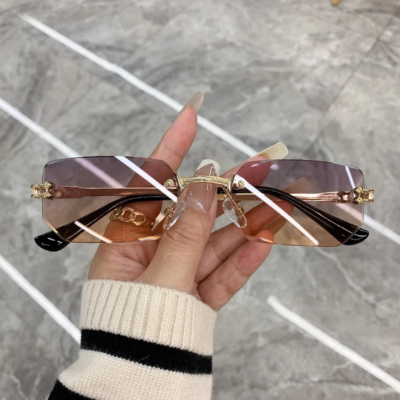 

Маленькие солнцезащитные очки KAMMPT без оправы для мужчин и женщин, модные градиентные солнцезащитные очки для мужчин и женщин, роскошные бре...