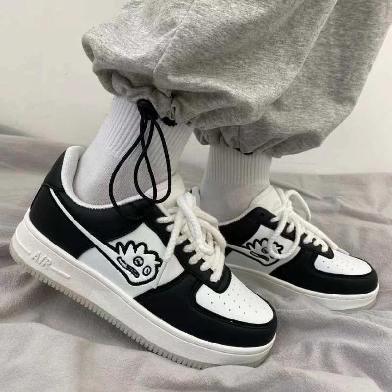 

Brand Man Sneakers Fashion Lace-Up Female Vulcanize Shoes Heart-Shape Couple Sports Causal Shoes Running Spring Autumn Size