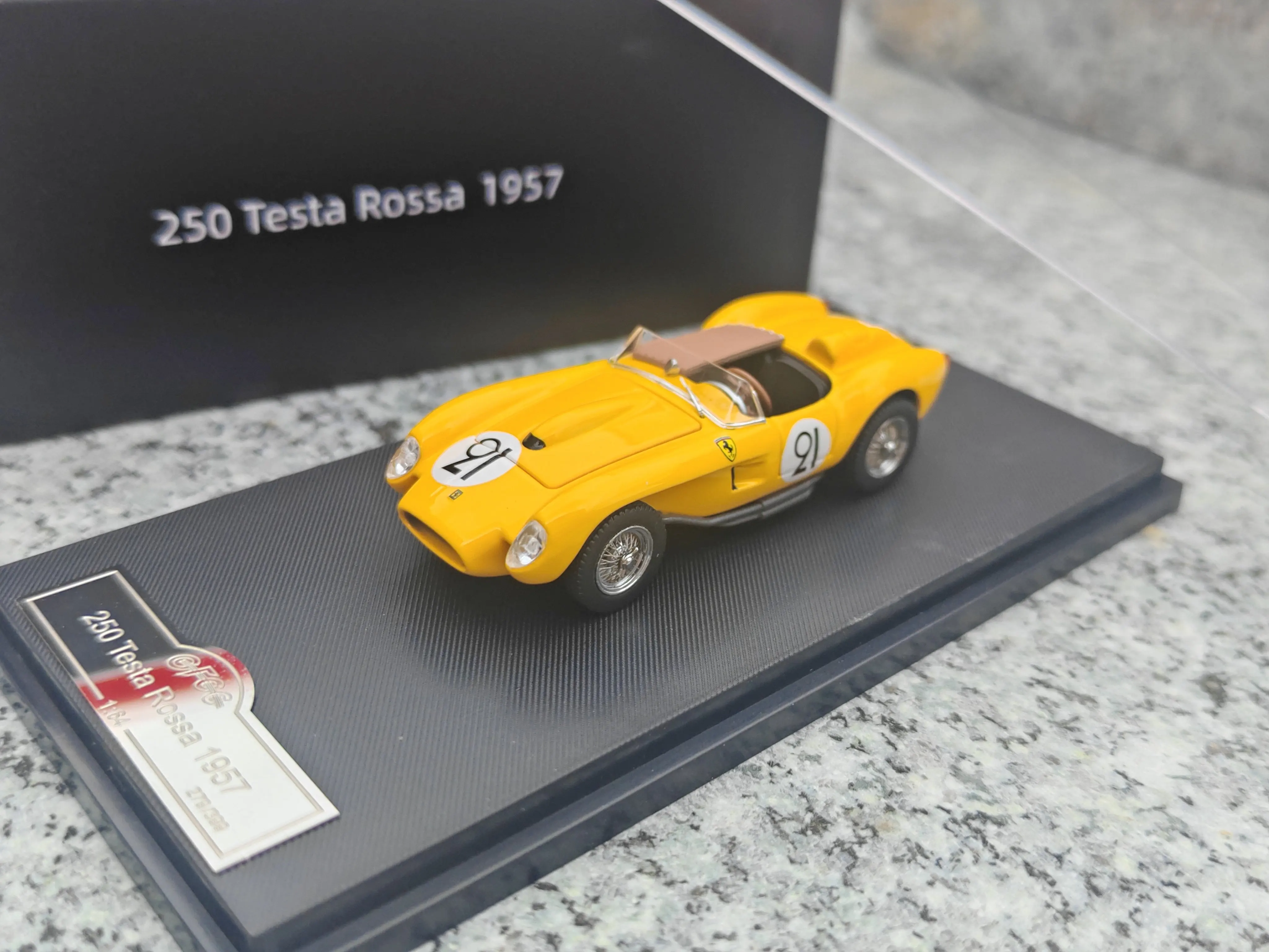 Фото GFCC 1:64 250TR Testa Rossa 1957, литая модель автомобиля из сплава, миниатюрная масштабная модель для коллекции, подарок №2